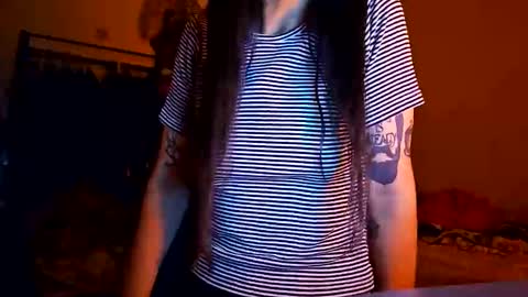 Snapshot of inthegrass chatting on 12.17.25 kirie online show from 12.17.25