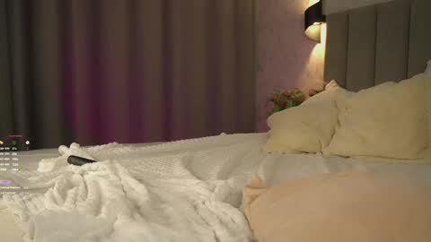 Ellie online show from 04.11.26