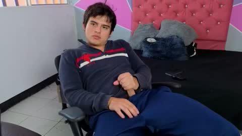 Snapshot of invincible200 chatting on 11.08.25 invincible200 online show from 11.08.25