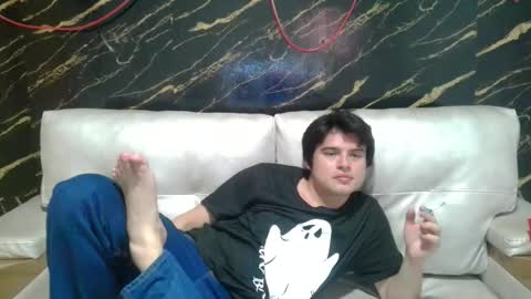 Snapshot of invincible200 chatting on 12.01.25 invincible200 online show from 12.01.25