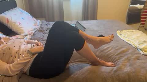 Snapshot of iopensusa chatting on 01.08.25 iopensusa online show from 01.08.25