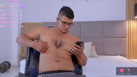 Snapshot of iori_21 chatting on 03.04.25 iori online show from 03.04.25