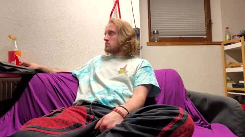 Snapshot of ipipo42o chatting on 03.01.25 DrownMentally online show from 03.01.25