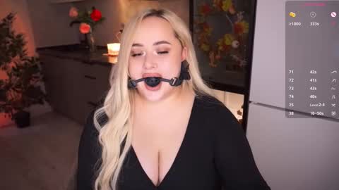 Snapshot of irena_barr18 chatting on 11.23.25 Irena Barr online show from 11.23.25