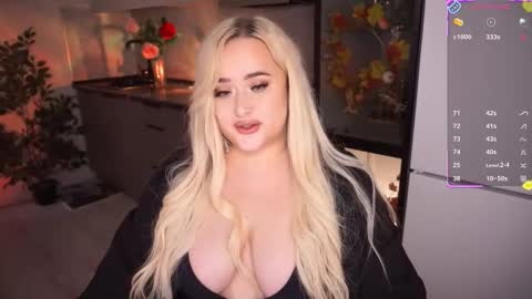 Snapshot of irena_barr18 chatting on 11.24.25 Irena Barr online show from 11.24.25