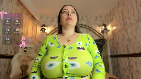 Snapshot of irennewilson chatting on 10.26.25 Irenne Wilson Online 0700 to 1400 gmt-5 online show from 10.26.25