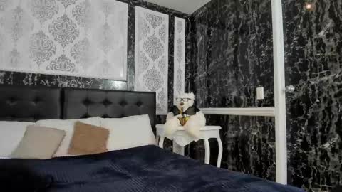 Snapshot of irennewilson chatting on 11.28.25 Irenne Wilson Online 0700 to 1400 gmt-5 online show from 11.28.25