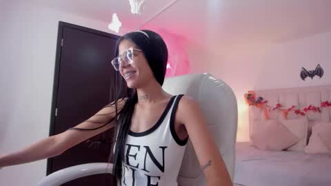 Snapshot of iris8_ chatting on 10.31.25 iris8_ online show from 10.31.25