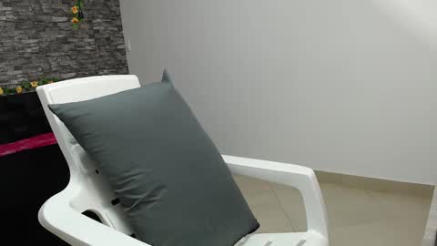 Snapshot of iris_joi chatting on 02.19.25 Iirs online show from 02.19.25