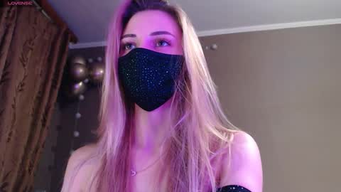 Lily online show from 11.21.25