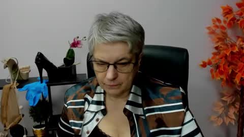 I R I S online show from 12.16.24