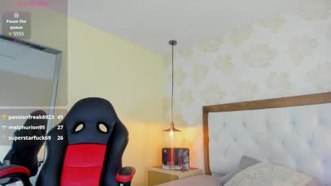 Iris  online show from 04.16.26