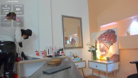 Iriss  online show from 12.23.24