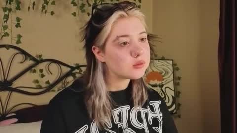 Snapshot of irissocute chatting on 10.29.25 I am Cutie Iris3 online show from 10.29.25