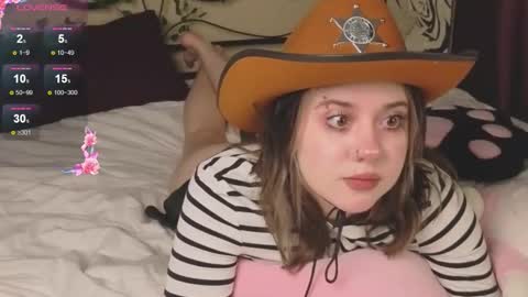 Snapshot of irissocute chatting on 11.21.25 I am Cutie Iris3 online show from 11.21.25