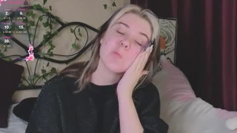 Snapshot of irissocute chatting on 12.04.25 I am Cutie Iris3 online show from 12.04.25