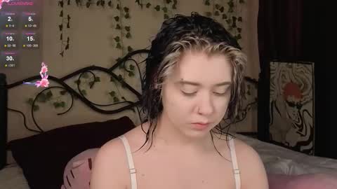 Snapshot of irissocute chatting on 12.20.25 I am Cutie Iris3 online show from 12.20.25