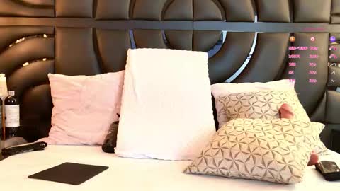 Iris online show from 03.10.26