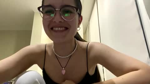 Snapshot of irisss31 chatting on 05.25.26 irisss31 online show from 05.25.26