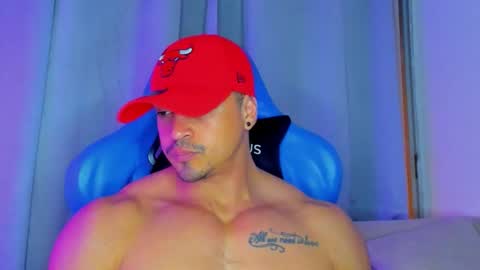 Snapshot of iron_coleman chatting on 11.23.25 Iron online show from 11.23.25