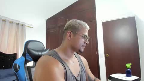 Snapshot of iron_leo chatting on 04.07.26 Leo online show from 04.07.26