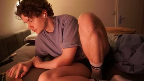 Snapshot of ironthud chatting on 11.23.25 Sam online show from 11.23.25