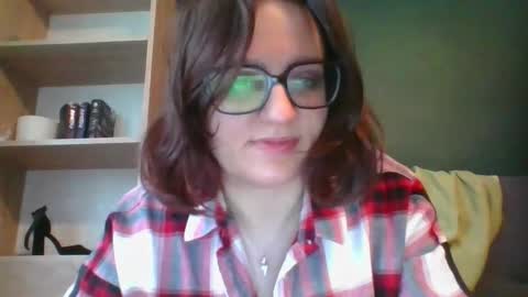 Snapshot of irresistibleparis chatting on 04.14.26 Paris online show from 04.14.26