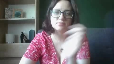 Snapshot of irresistibleparis chatting on 04.27.26 Paris online show from 04.27.26