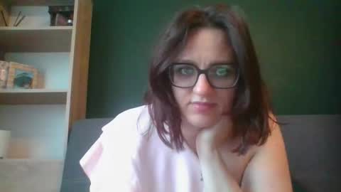 Snapshot of irresistibleparis chatting on 05.07.26 Paris online show from 05.07.26