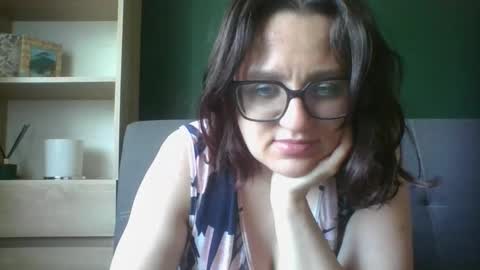 Snapshot of irresistibleparis chatting on 05.22.26 Paris online show from 05.22.26