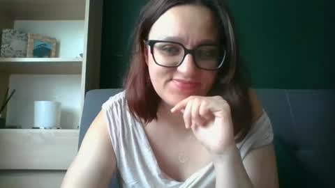 Snapshot of irresistibleparis chatting on 06.18.26 Paris online show from 06.18.26