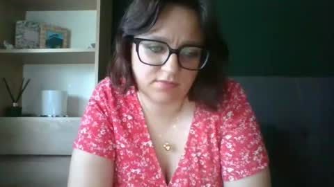 Snapshot of irresistibleparis chatting on 06.25.26 Paris online show from 06.25.26