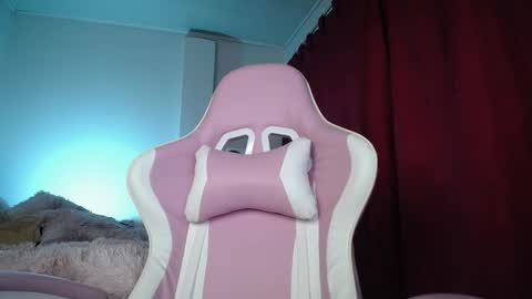 Isabella  online show from 09.12.25