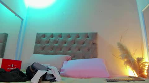 Isabella online show from 01.16.26