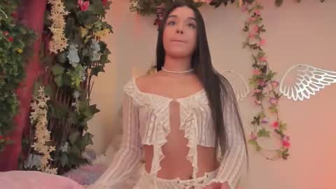 Snapshot of isa_nixon chatting on 09.19.25 Isabella online show from 09.19.25