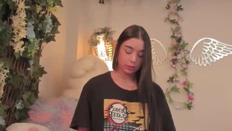 Snapshot of isa_nixon chatting on 09.22.25 Isabella online show from 09.22.25