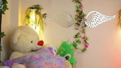 Snapshot of isa_nixon chatting on 10.18.25 Isabella online show from 10.18.25