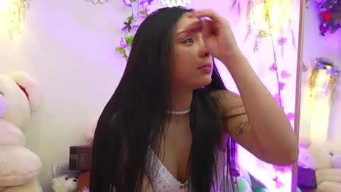 Snapshot of isa_nixon chatting on 11.28.25 Isabella online show from 11.28.25