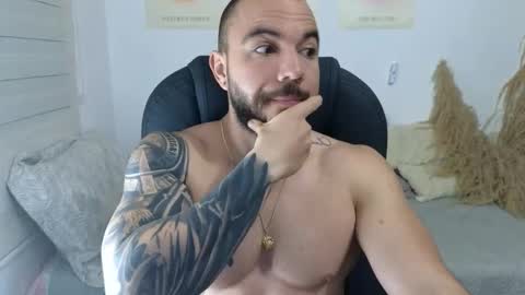 Isaac carter online show from 12.23.25