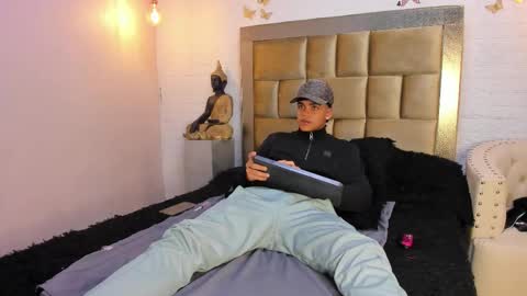 Isaac  online show from 11.17.25