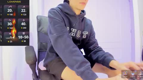 Snapshot of isaac_miler chatting on 11.14.25 isaac online show from 11.14.25