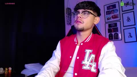 Isaac Saenz. online show from 12.04.25