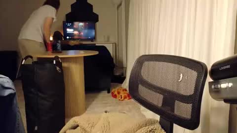 isaac online show from 04.20.26