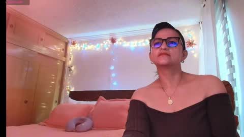Isabeel Sofia online show from 05.17.26