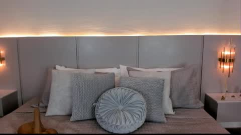 Snapshot of isabel_millher chatting on 09.19.25 Isa online show from 09.19.25