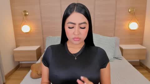 Snapshot of isabel_millher chatting on 11.13.25 Isa online show from 11.13.25