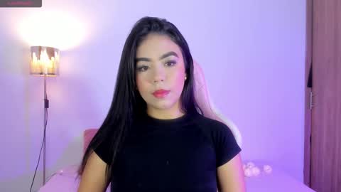 Snapshot of isabel_queen_ chatting on 12.22.25 Isabel online show from 12.22.25