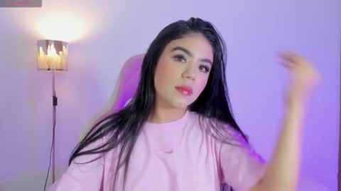 Snapshot of isabel_queen_ chatting on 12.23.25 Isabel online show from 12.23.25