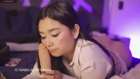 Snapshot of isabela_antonia_ chatting on 03.11.26 online show from 03.11.26