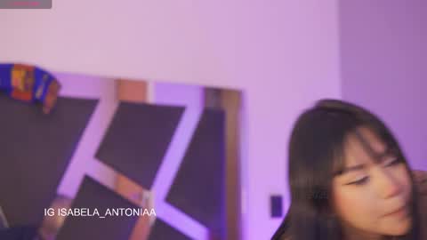 Snapshot of isabela_antonia_ chatting on 04.05.26 online show from 04.05.26